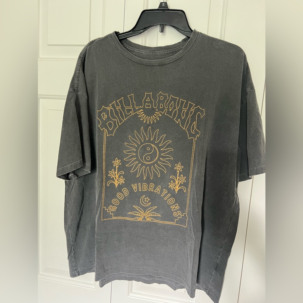 Billabong graphic tee